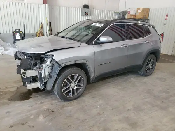 3C4NJCBB5JT122294 2018 JEEP COMPASS - Image 1