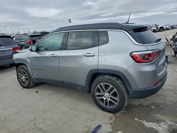 3C4NJCBB5JT124045 2018 JEEP COMPASS - Image 2