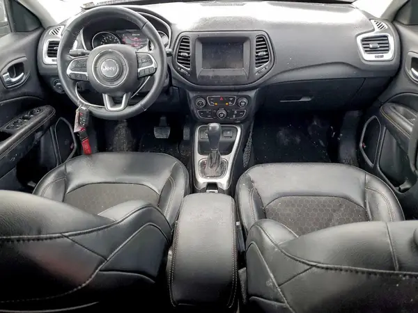 3C4NJCBB5JT124045 2018 JEEP COMPASS - Image 8