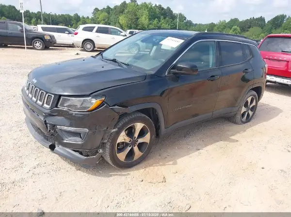 3C4NJCBB5JT125499 2018 JEEP COMPASS - Image 2