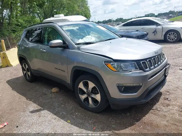 3C4NJCBB5JT134087 2018 JEEP COMPASS - Image 1
