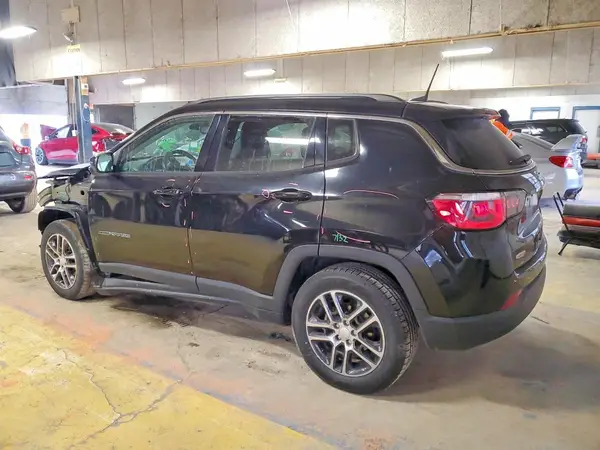 3C4NJCBB5JT140293 2018 JEEP COMPASS - Image 2