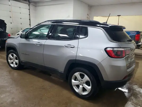 3C4NJCBB5JT140424 2018 JEEP COMPASS - Image 2