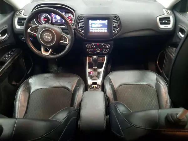 3C4NJCBB5JT140424 2018 JEEP COMPASS - Image 8