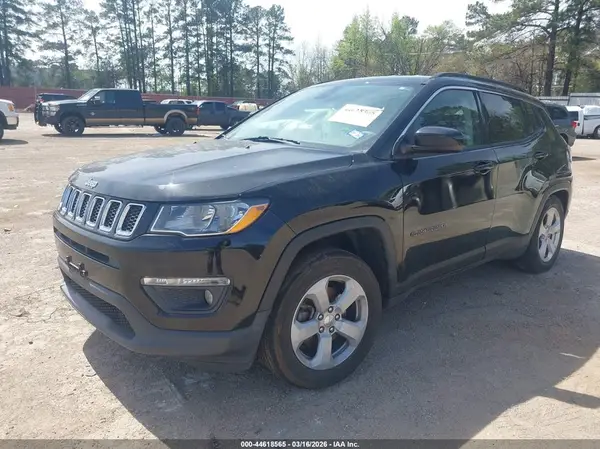 3C4NJCBB5JT165288 2018 JEEP COMPASS - Image 2