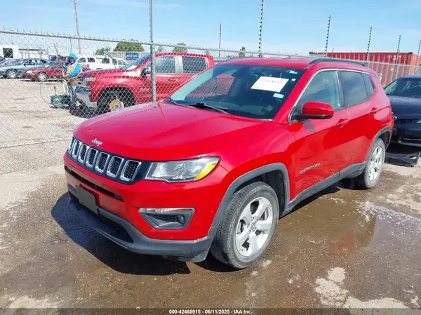 3C4NJCBB5JT194709 2018 JEEP COMPASS - Image 2