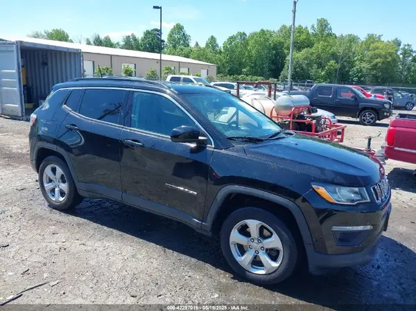 3C4NJCBB5JT194919 2018 JEEP COMPASS - Image 1