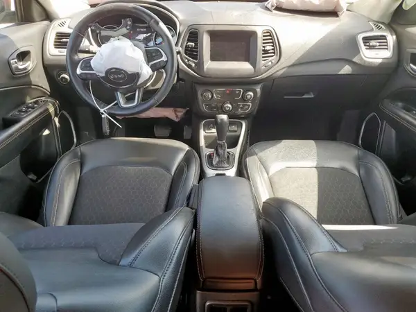 3C4NJCBB5JT205126 2018 JEEP COMPASS - Image 8