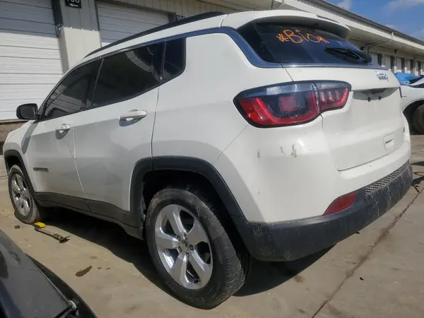 3C4NJCBB5JT226168 2018 JEEP COMPASS - Image 2