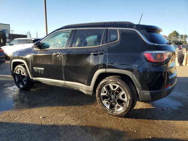 3C4NJCBB5JT227711 2018 JEEP COMPASS - Image 2