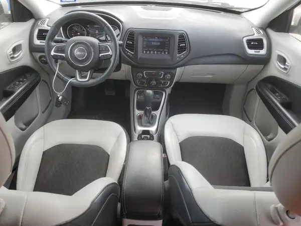 3C4NJCBB5JT233430 2018 JEEP COMPASS - Image 8