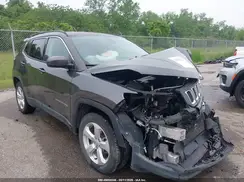 3C4NJCBB5JT235324 2018 JEEP COMPASS
