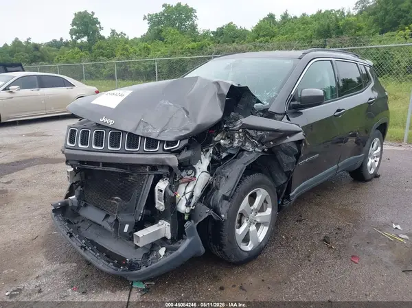 3C4NJCBB5JT235324 2018 JEEP COMPASS - Image 2