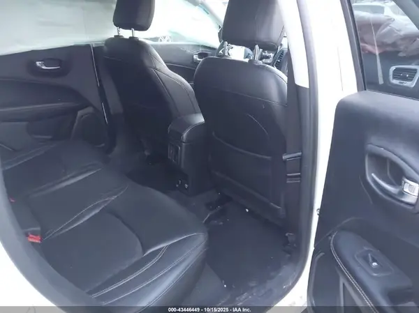 3C4NJCBB5JT235467 2018 JEEP COMPASS - Image 8