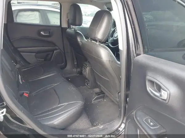 3C4NJCBB5JT240751 2018 JEEP COMPASS - Image 8