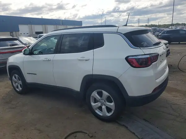 3C4NJCBB5JT240913 2018 JEEP COMPASS - Image 2