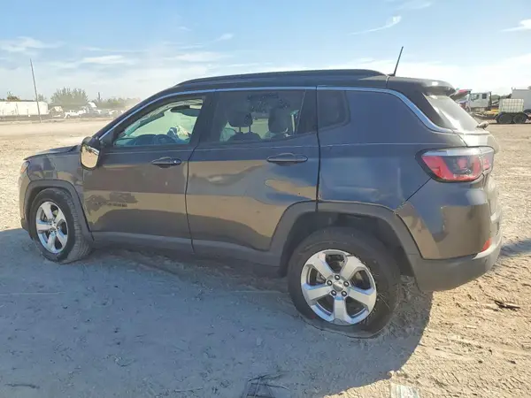 3C4NJCBB5JT256996 2018 JEEP COMPASS - Image 2
