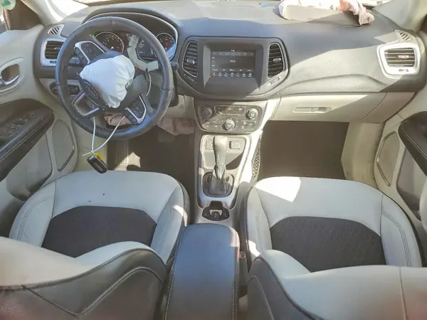 3C4NJCBB5JT256996 2018 JEEP COMPASS - Image 8