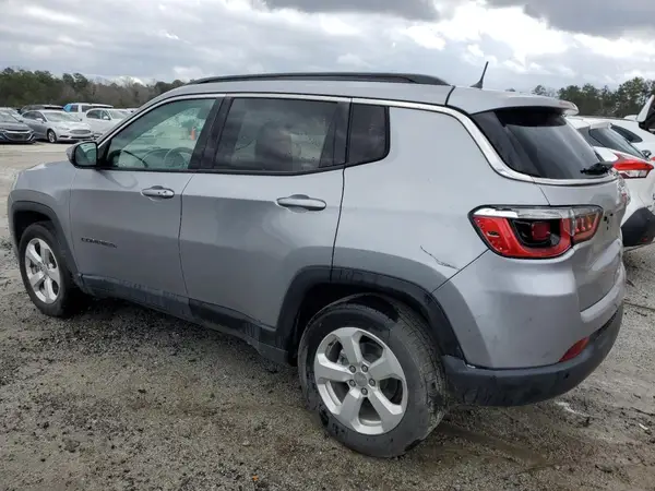 3C4NJCBB5JT263110 2018 JEEP COMPASS - Image 2
