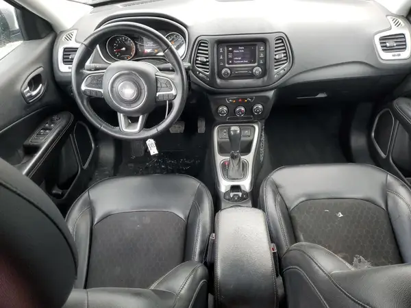 3C4NJCBB5JT263110 2018 JEEP COMPASS - Image 8