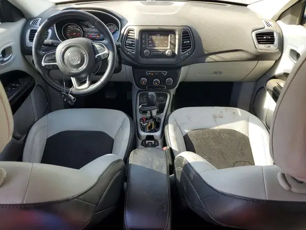 3C4NJCBB5JT267349 2018 JEEP COMPASS - Image 8