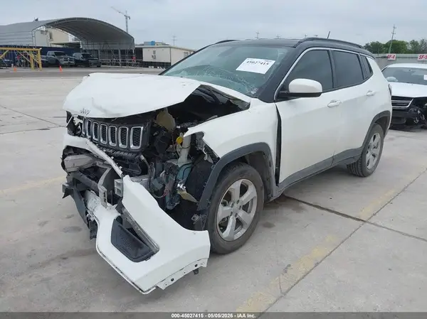 3C4NJCBB5JT268016 2018 JEEP COMPASS - Image 2