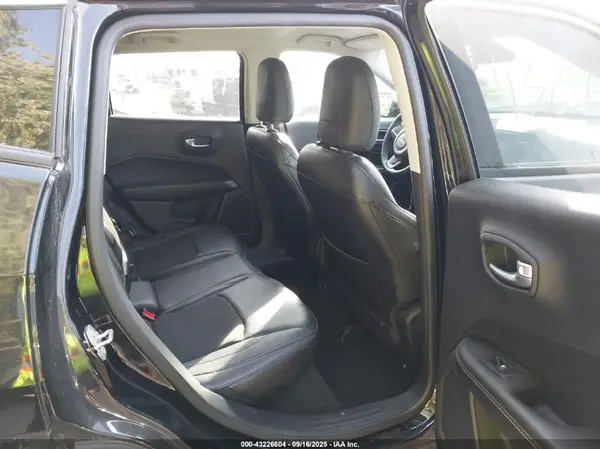 3C4NJCBB5JT293353 2018 JEEP COMPASS - Image 8