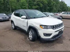 3C4NJCBB5JT318946 2018 JEEP COMPASS