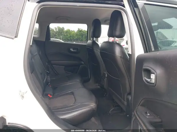 3C4NJCBB5JT318946 2018 JEEP COMPASS - Image 8