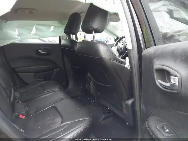 3C4NJCBB5JT327498 2018 JEEP COMPASS - Image 8