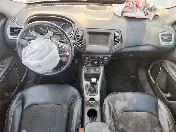 3C4NJCBB5JT338775 2018 JEEP COMPASS - Image 8