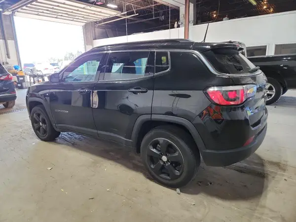 3C4NJCBB5JT356208 2018 JEEP COMPASS - Image 2