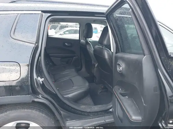 3C4NJCBB5JT377186 2018 JEEP COMPASS - Image 8
