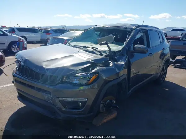 3C4NJCBB5JT407366 2018 JEEP COMPASS - Image 2