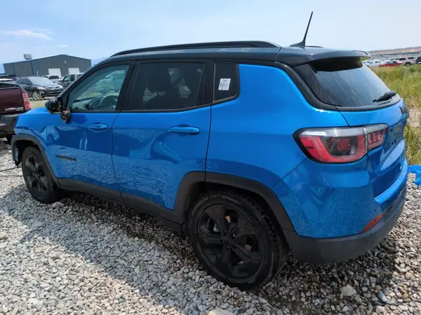 3C4NJCBB5JT407724 2018 JEEP COMPASS - Image 2