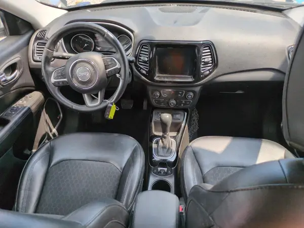 3C4NJCBB5JT407724 2018 JEEP COMPASS - Image 8