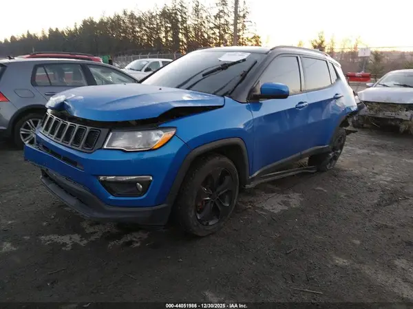 3C4NJCBB5JT407786 2018 JEEP COMPASS - Image 2