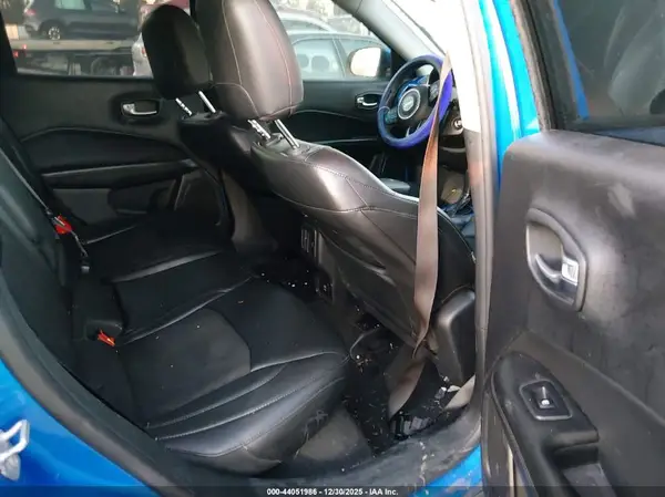 3C4NJCBB5JT407786 2018 JEEP COMPASS - Image 8