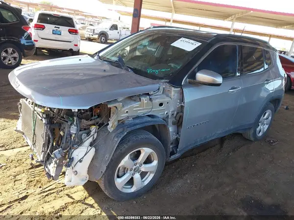 3C4NJCBB5JT408615 2018 JEEP COMPASS - Image 2