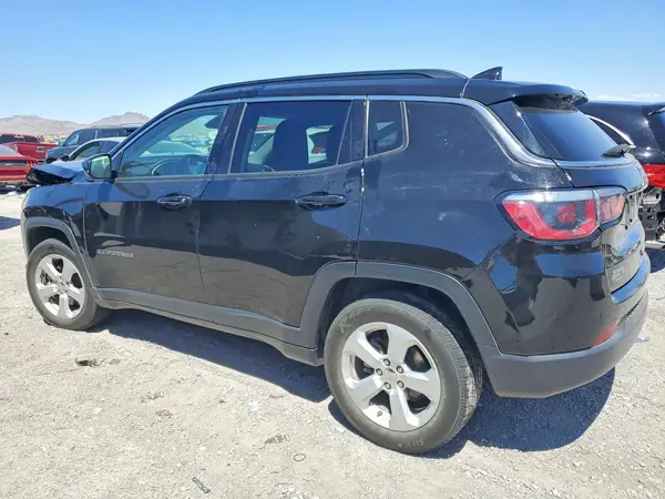 3C4NJCBB5JT411594 2018 JEEP COMPASS - Image 2