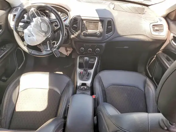 3C4NJCBB5JT411594 2018 JEEP COMPASS - Image 8