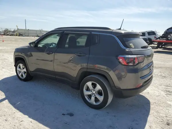3C4NJCBB5JT414351 2018 JEEP COMPASS - Image 2