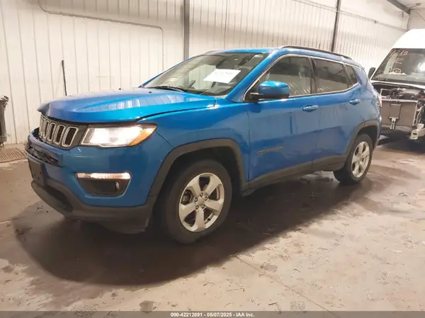 3C4NJCBB5JT442957 2018 JEEP COMPASS - Image 2