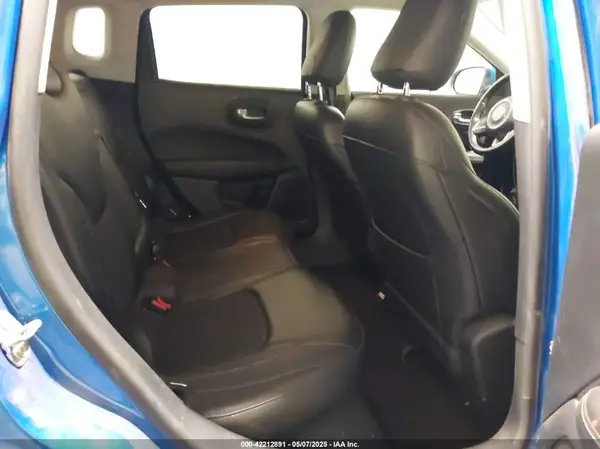 3C4NJCBB5JT442957 2018 JEEP COMPASS - Image 8