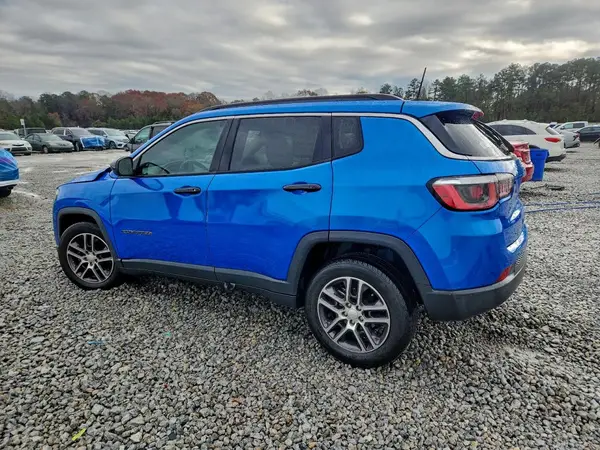 3C4NJCBB5JT461329 2018 JEEP COMPASS - Image 2