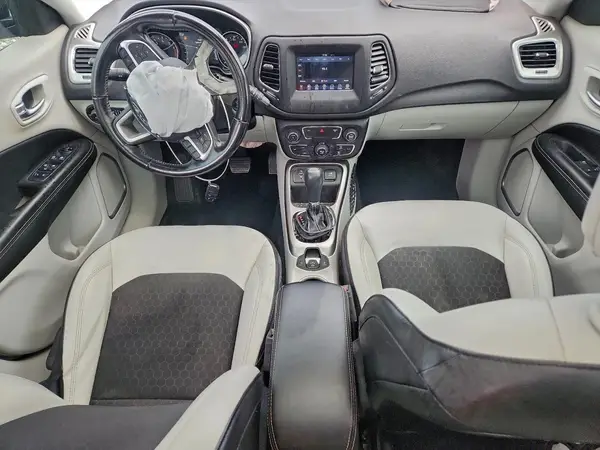 3C4NJCBB5JT461329 2018 JEEP COMPASS - Image 8