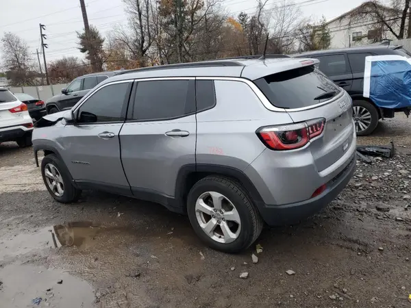 3C4NJCBB5JT469334 2018 JEEP COMPASS - Image 2