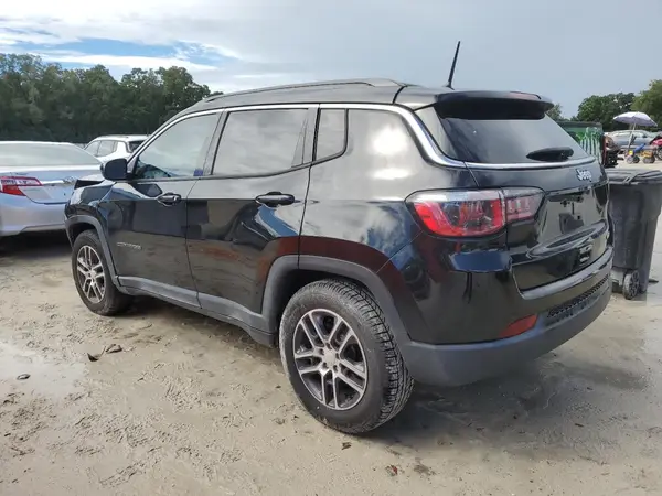 3C4NJCBB5JT469477 2018 JEEP COMPASS - Image 2