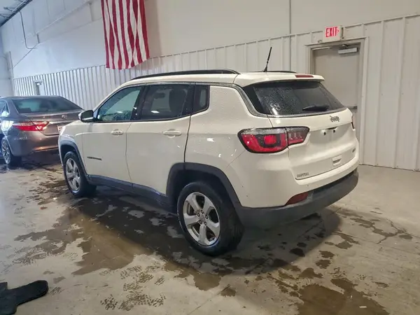 3C4NJCBB5JT487428 2018 JEEP COMPASS - Image 2