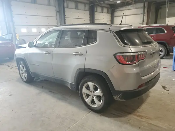 3C4NJCBB5JT488482 2018 JEEP COMPASS - Image 2